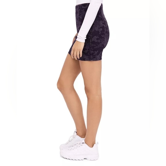 Free People Modern Femme Camo Mini Skirt | Size 10 | EUC | Retail $128 - Picture 3 of 8